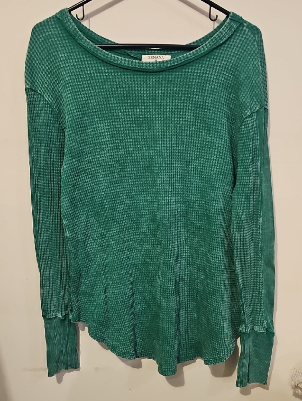 Zenana Womens nwots Mineral washed,Green waffle Long sleeve shirt. Sz medium.